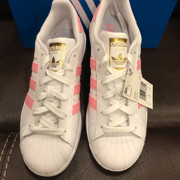 “SEND UR BEST OFFER?” Original “ADIDAS” Superstar J Beautiful Light Pink/White 👟 - Picture 1 of 8